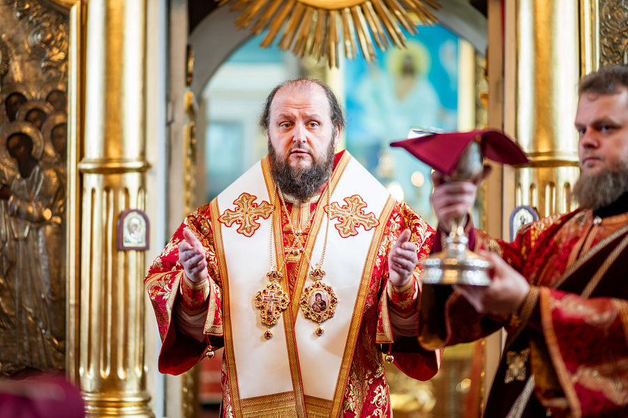 Божественная литургия в Успенском храме села Жилино г.о. Люберцы